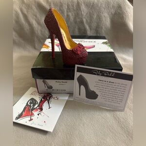 Just The Right Shoe - Ruby Badd